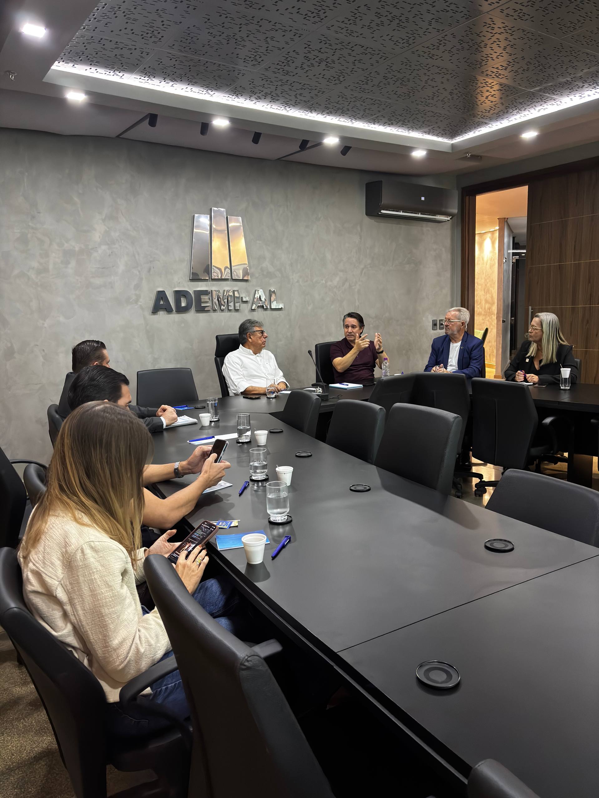 CRECI DISCUTE REALIZAÇÃO DO IMMOBI CONNECTION 2026 EM REUNIÃO NA ADEMI