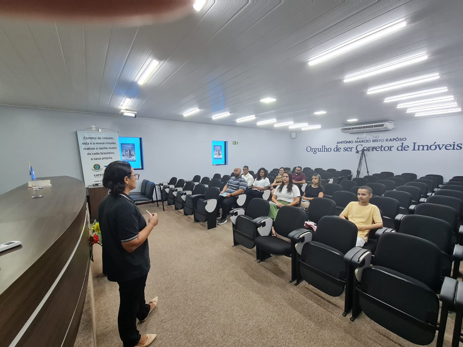 CRECI AUMENTA O NÚMERO DE AGENTES FISCIAS E EFETIVA NOVOS COLABORADORES
