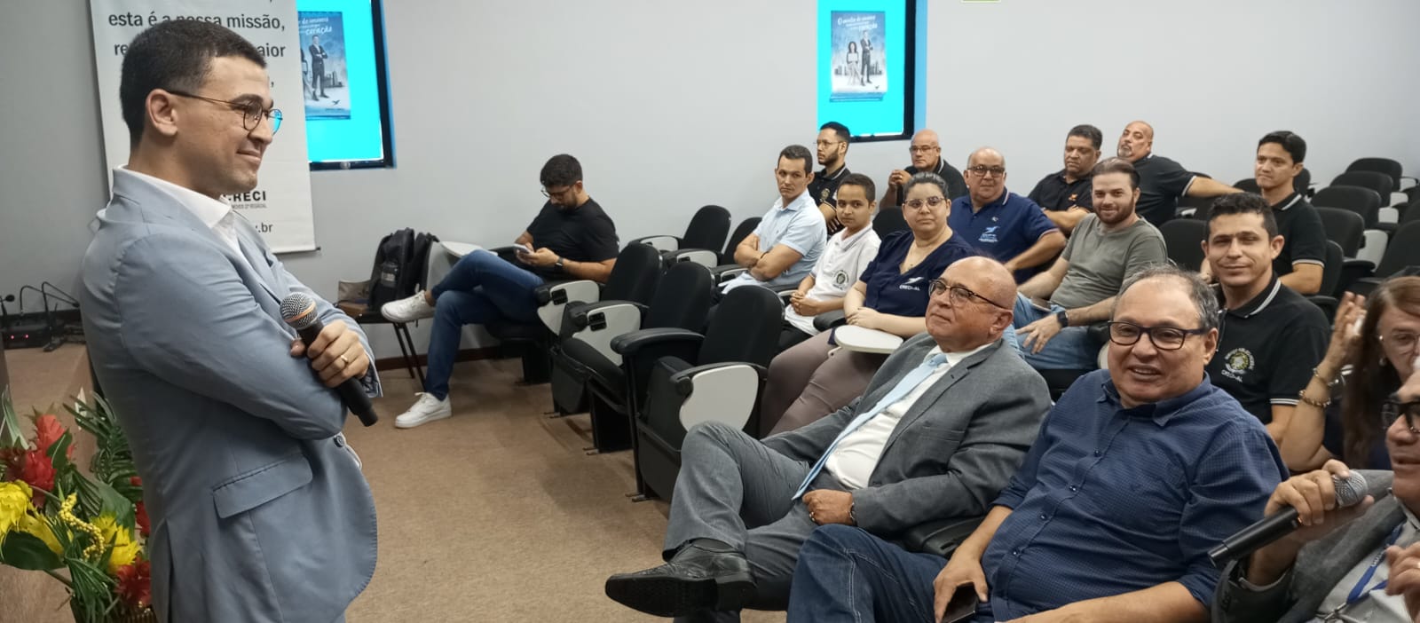 CRECI REALIZA PARA COLABORADORES PALESTRA COMBATE À OCORRÊNCIA DISCRIMINATÓRIA.