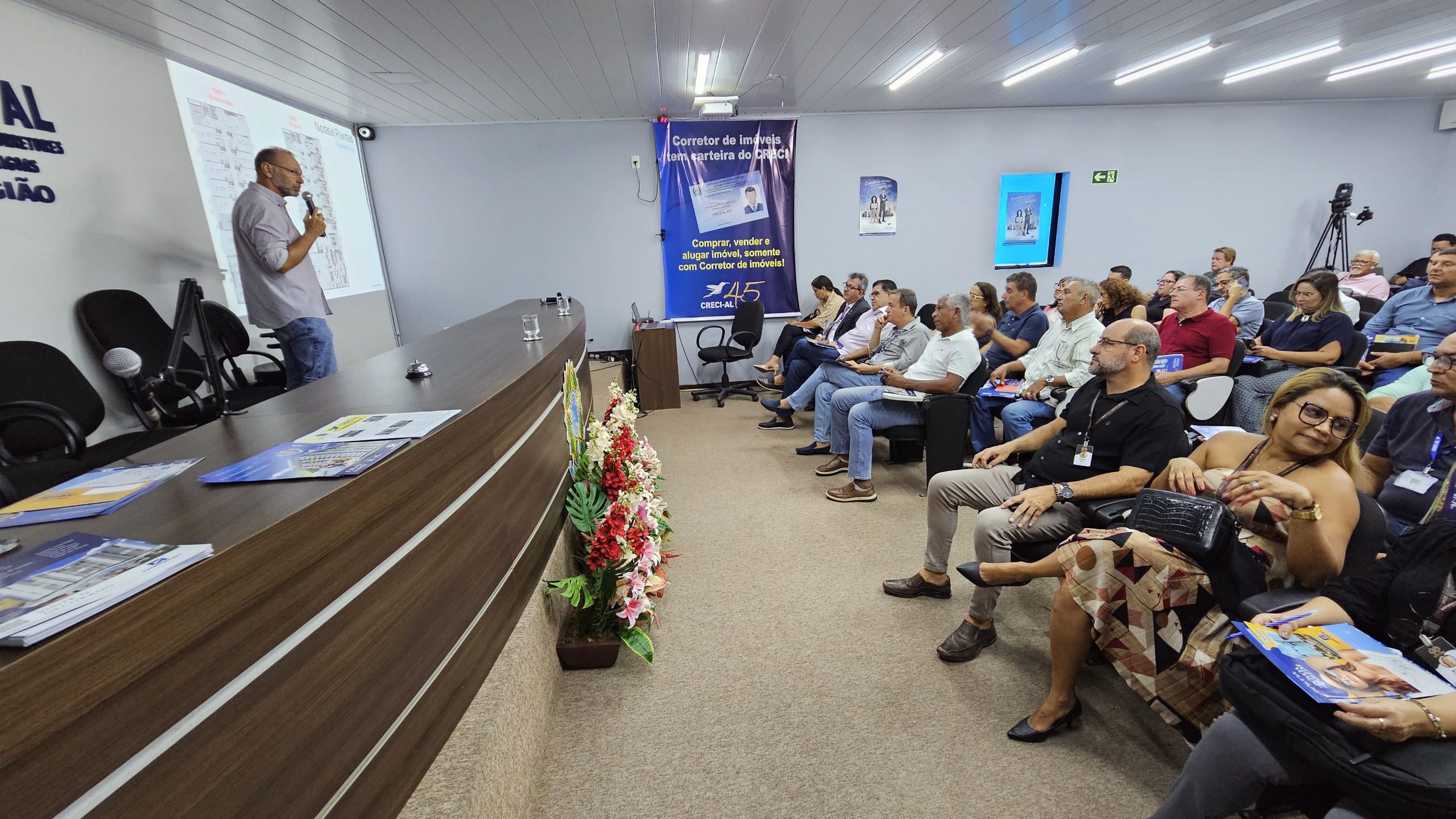 CONSTRUART FAZ APRESENTAÇÃO ESPECIAL DO PÓVOA DE VARZIM NO CRECI